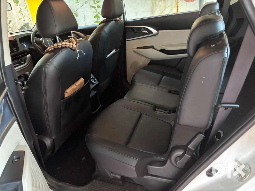 Kia Carens Petrol 2024 Premium Optional, 3 Years Under Company Warrant