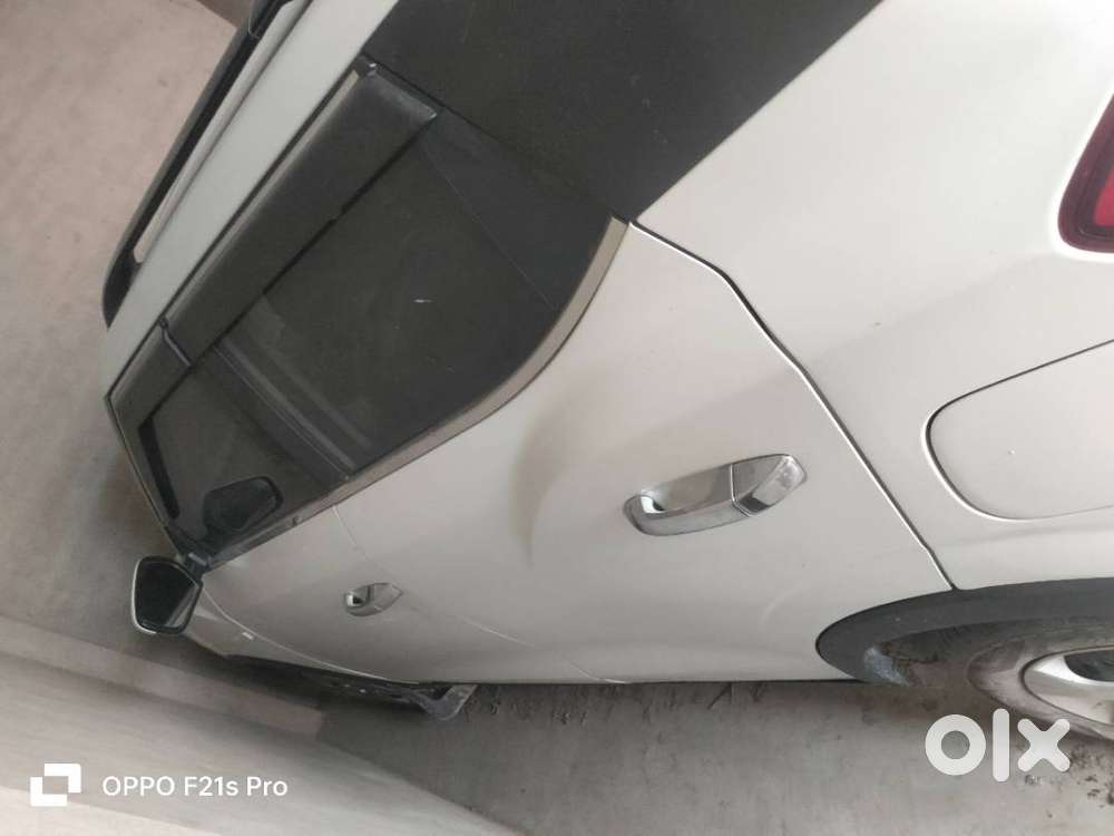 Mahindra W6
