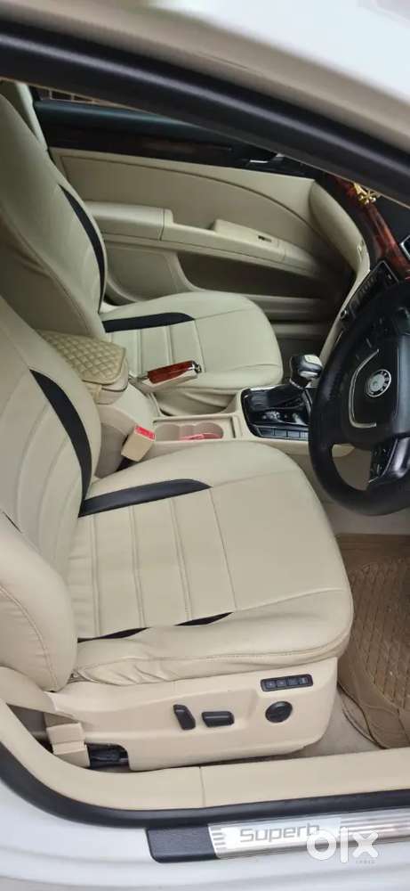 Skoda Superb  2012