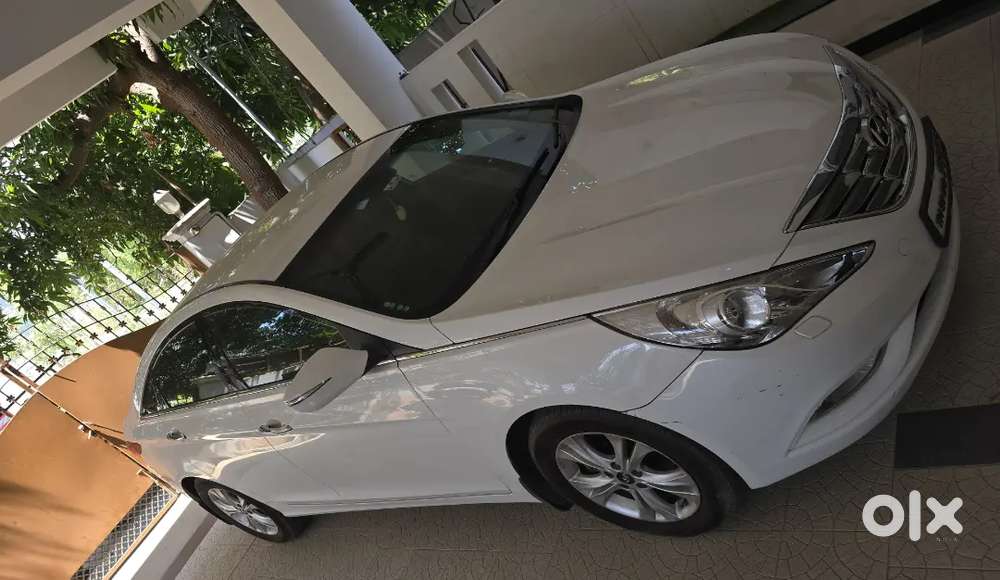 Luxury, Less Driven, Well Maintained Hyundai Sonata