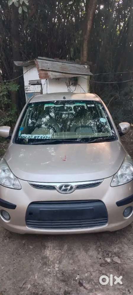 I 10 Car Golden Color