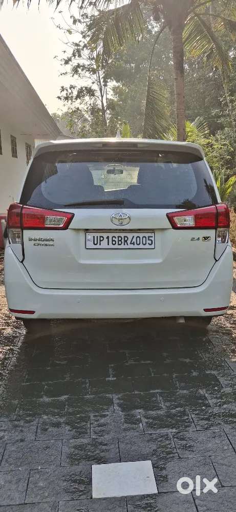 Toyota Innova Crysta 2017