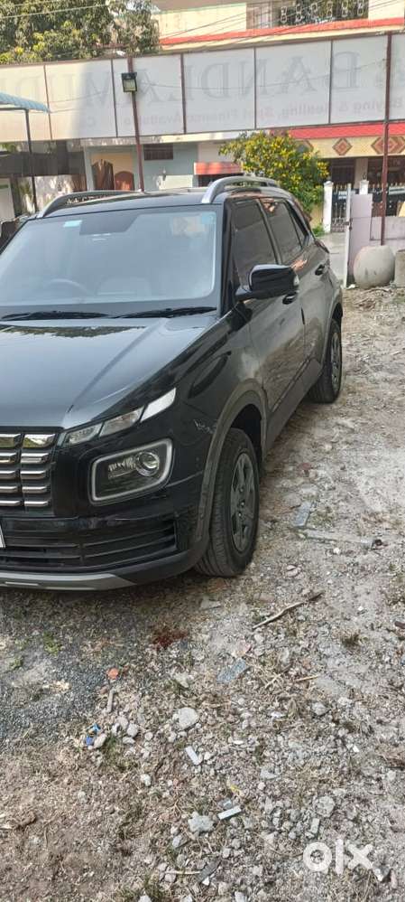 Hyundai Venue 1.2 S (o), 2024, Petrol