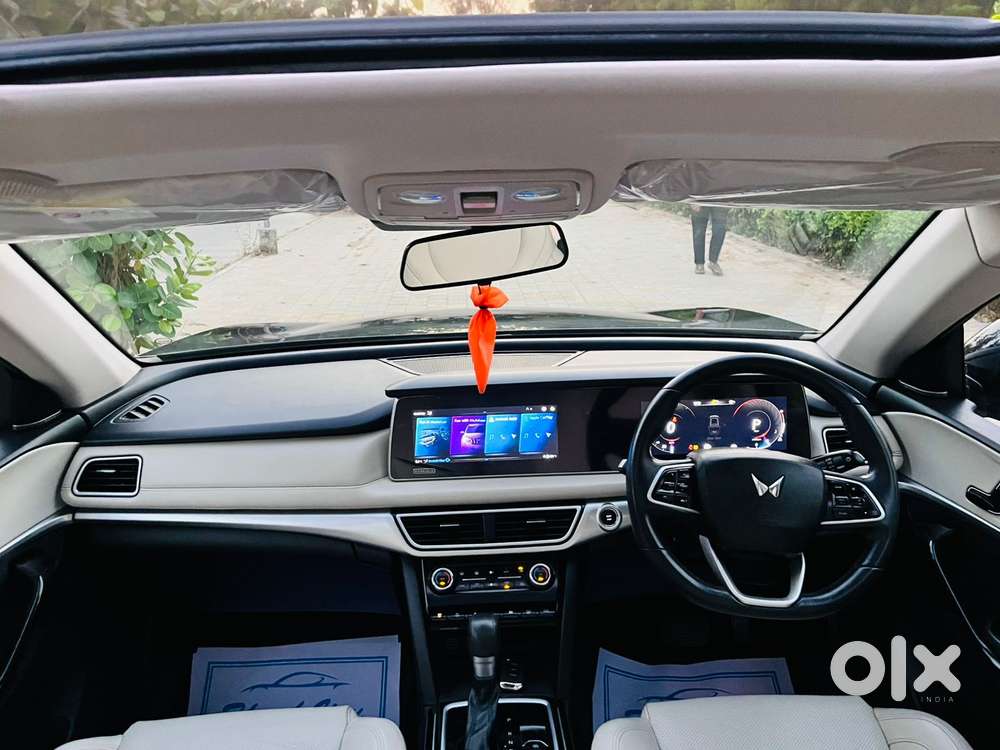 Mahindra Xuv700 2.2 Ax 7 Diesel At Luxury Pack Str, 2023, Diesel