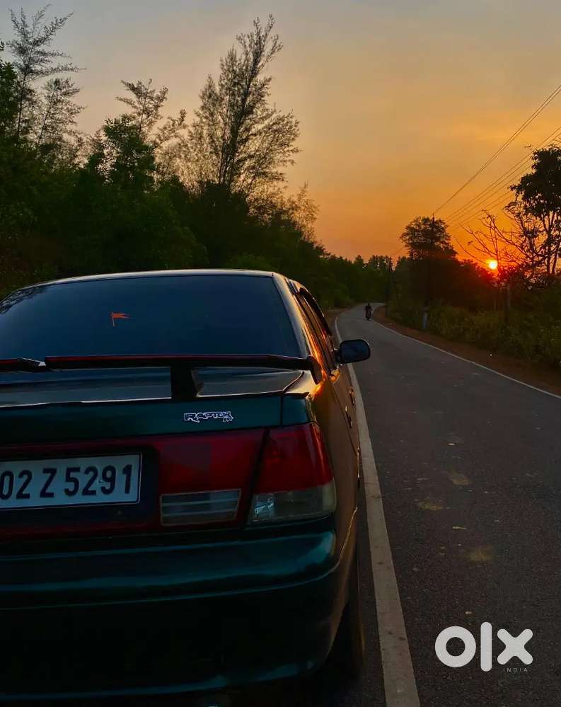 Maruti Suzuki Esteem 2002