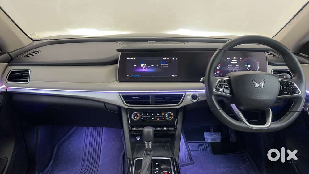 Mahindra Xuv700 2.0 Ax 7 Petrol At Luxury Pack Str, 2022, Petrol
