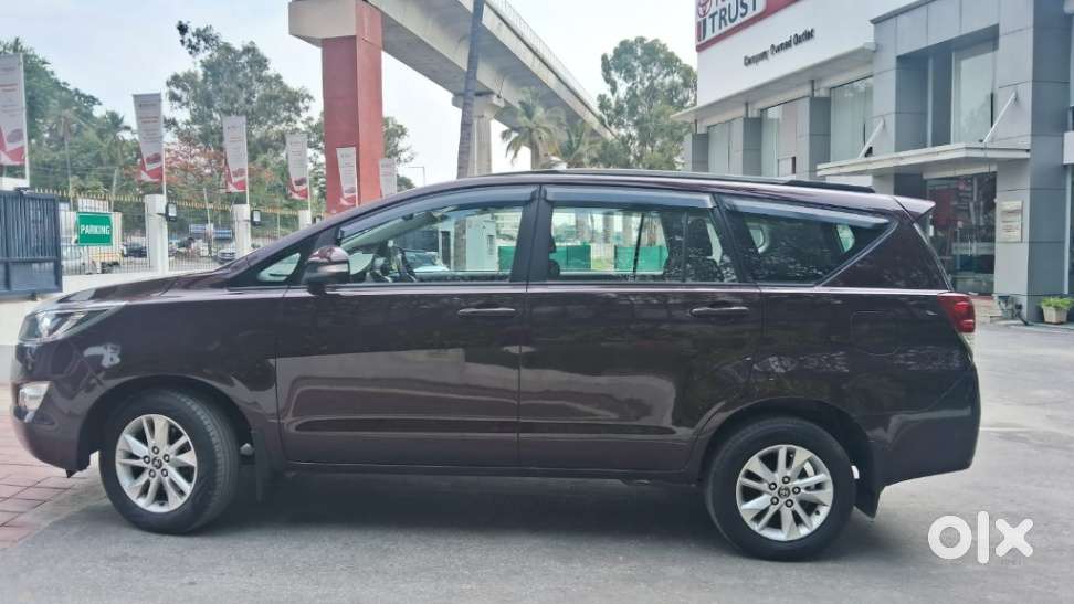 Toyota Innova Crysta 2.4 G Mt 7 Str, 2016, Diesel