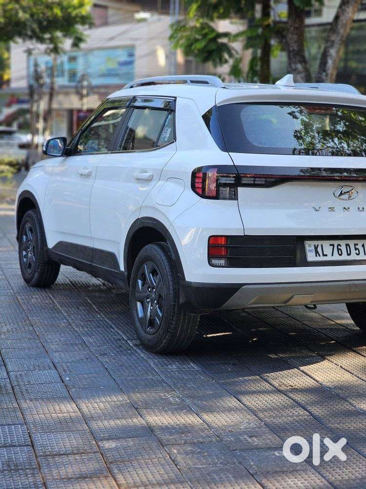 Hyundai Venue 1.2 S (o), 2023, Petrol