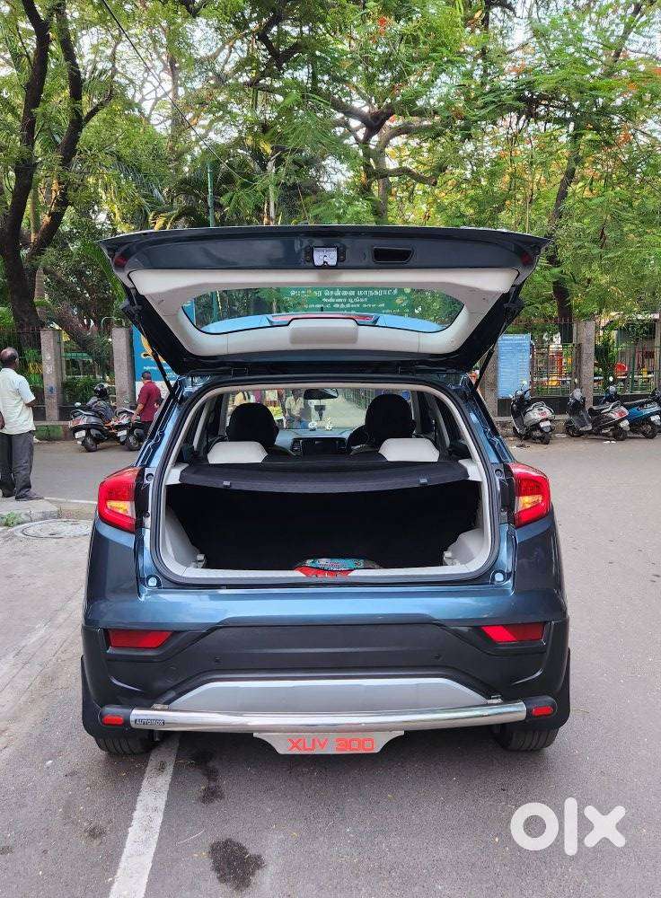 Mahindra Xuv300 1.2 W6 Amt Petrol, 2023, Petrol