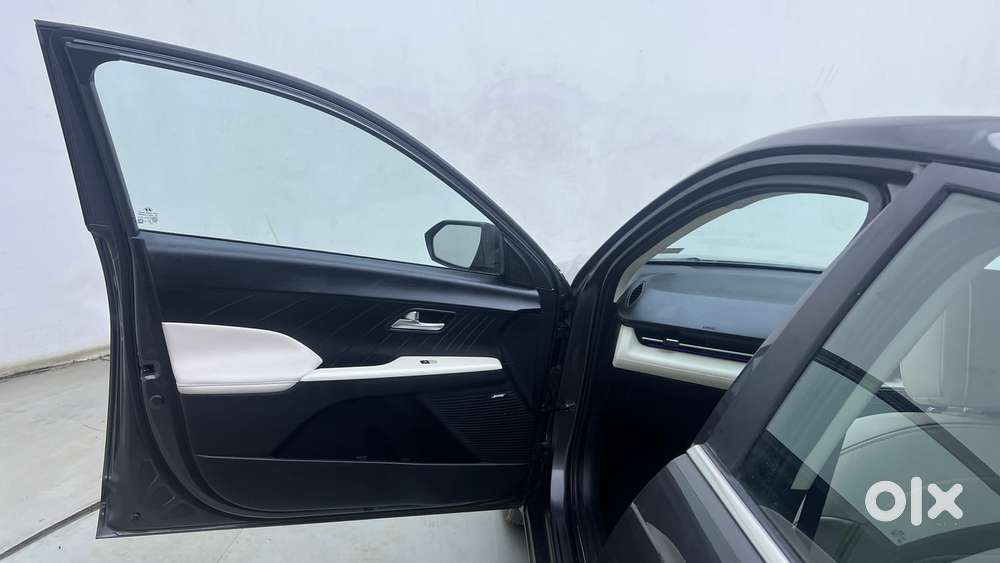 Hyundai Verna 1.5 Sx (o) Petrol Mt, 2023, Petrol
