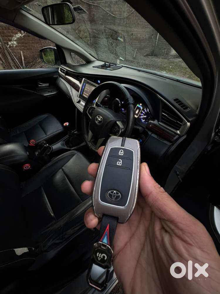 Toyota Innova Crysta Diesel 2016