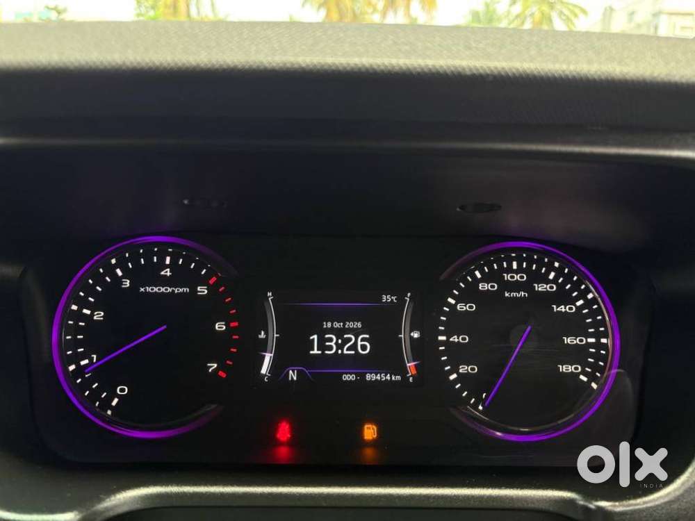 Mahindra Marazzo M8, 2018, Diesel
