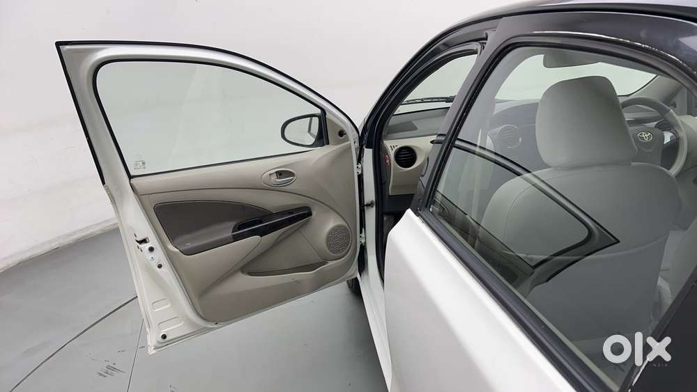Toyota Etios Liva 2014-2016 V, 2016, Petrol