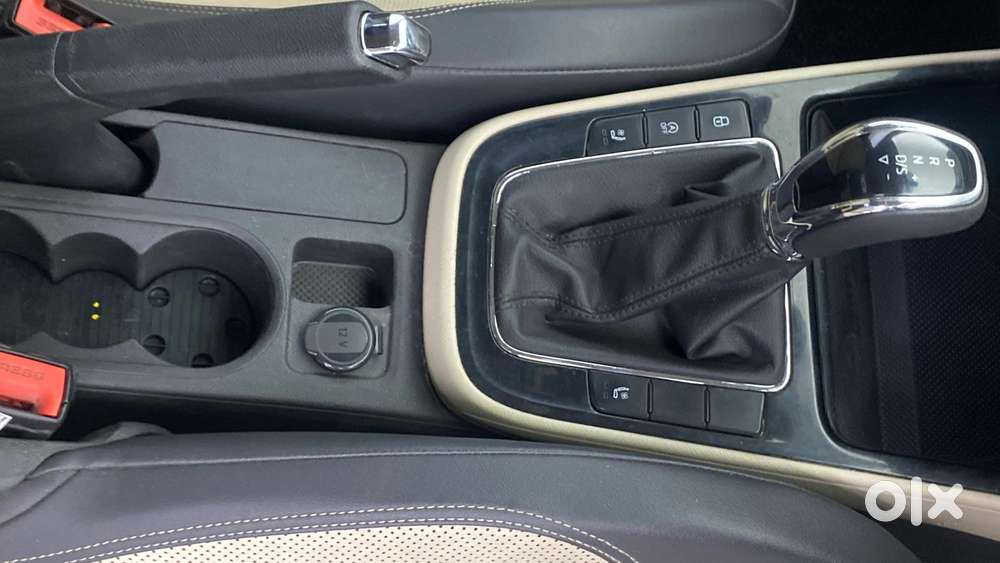 Skoda Slavia 1.0 Tsi Style At, 2022, Petrol