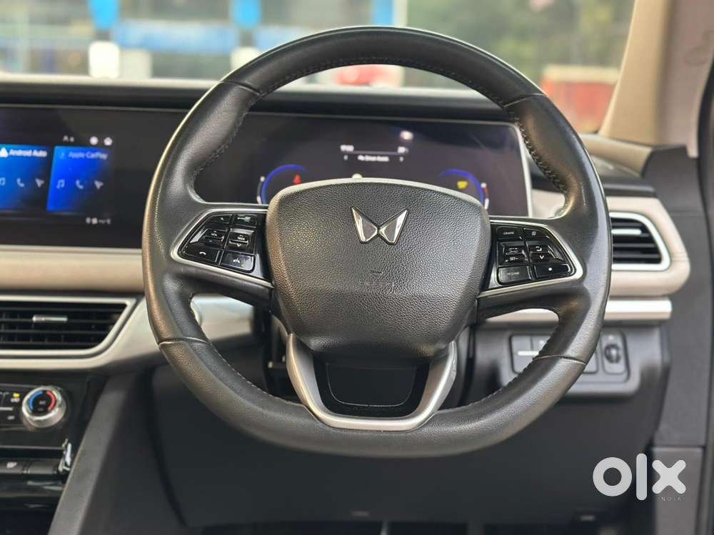 Mahindra Xuv700 2.0 Ax 7 Petrol At Str, 2022, Petrol