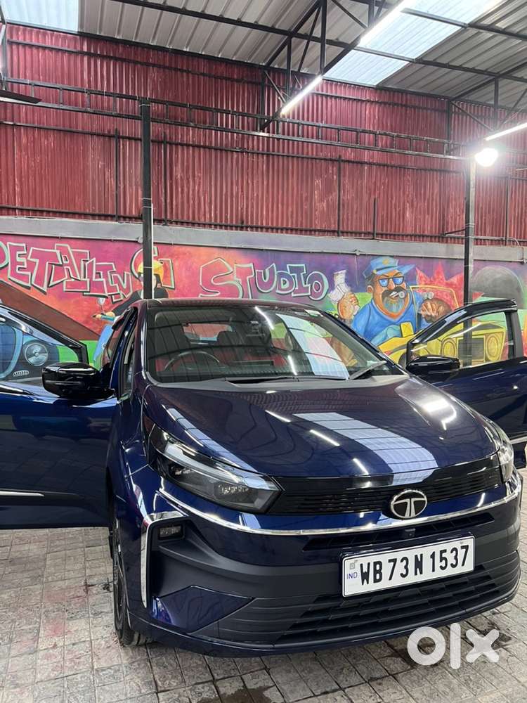 Tata Altroz Petrol 2025