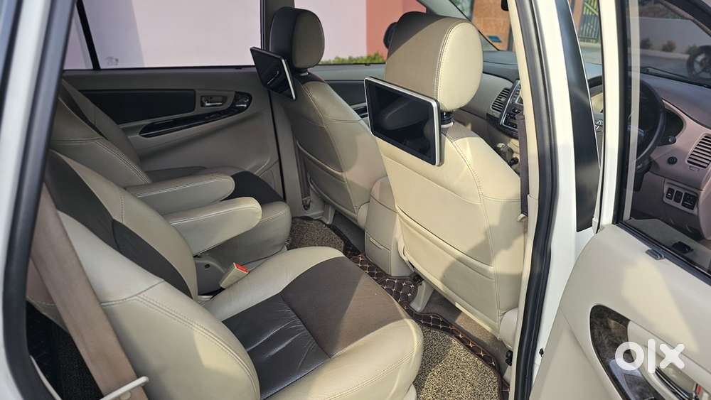 Toyota Innova 2.5 Z 2014
