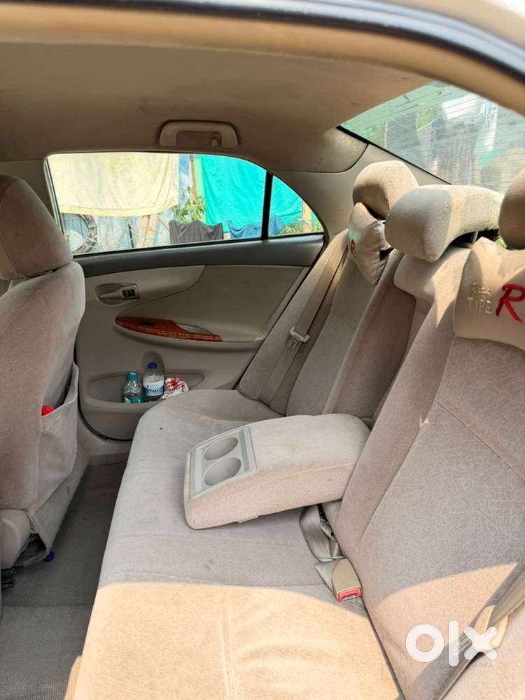 Toyota Corolla Altis 2010 Petrol Manual Car