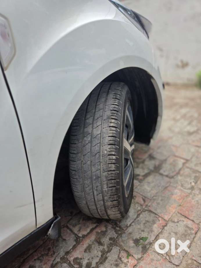 Tata Altroz 1.2 Xm Plus, 2022, Petrol