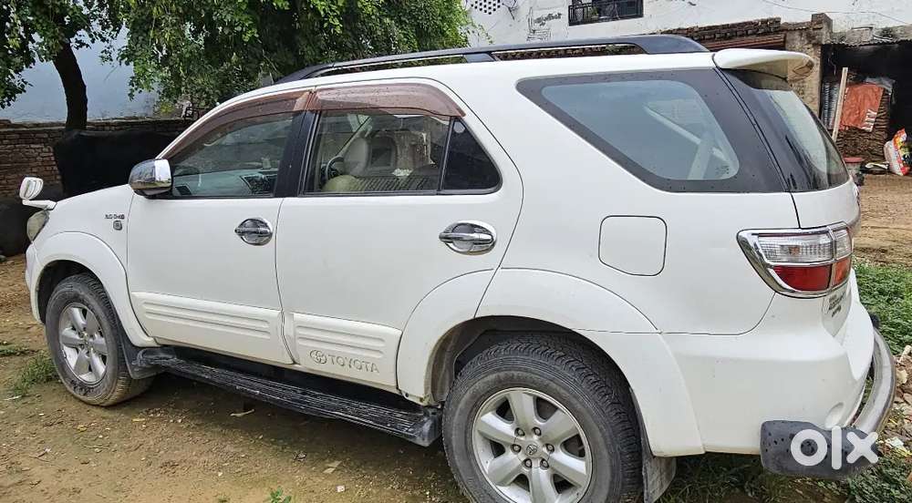 Toyota Fortuner 2010 Diesel 195000 Km Driven