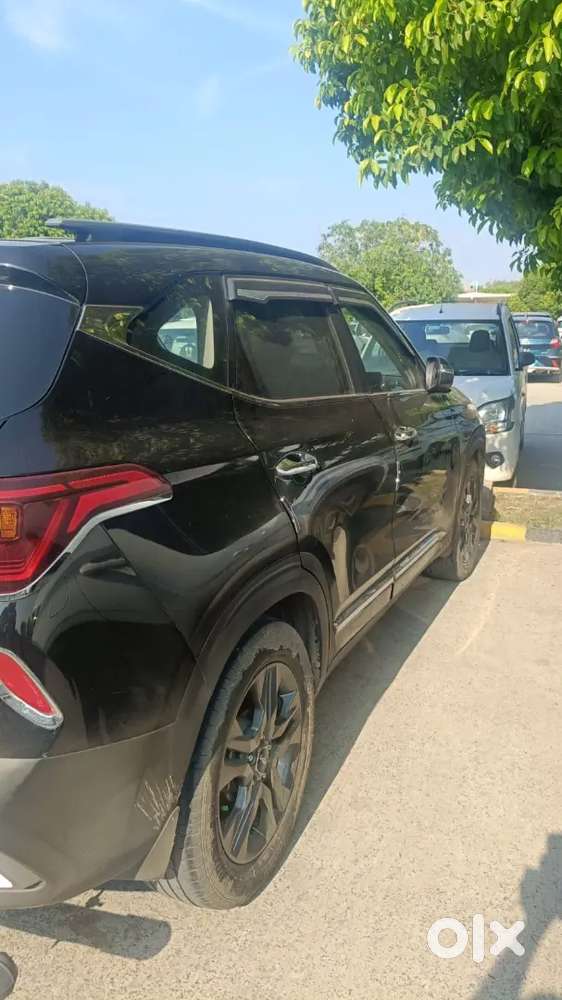 Kia Seltos Petrol Htx 2023 35k Km Driven With Service Record.
