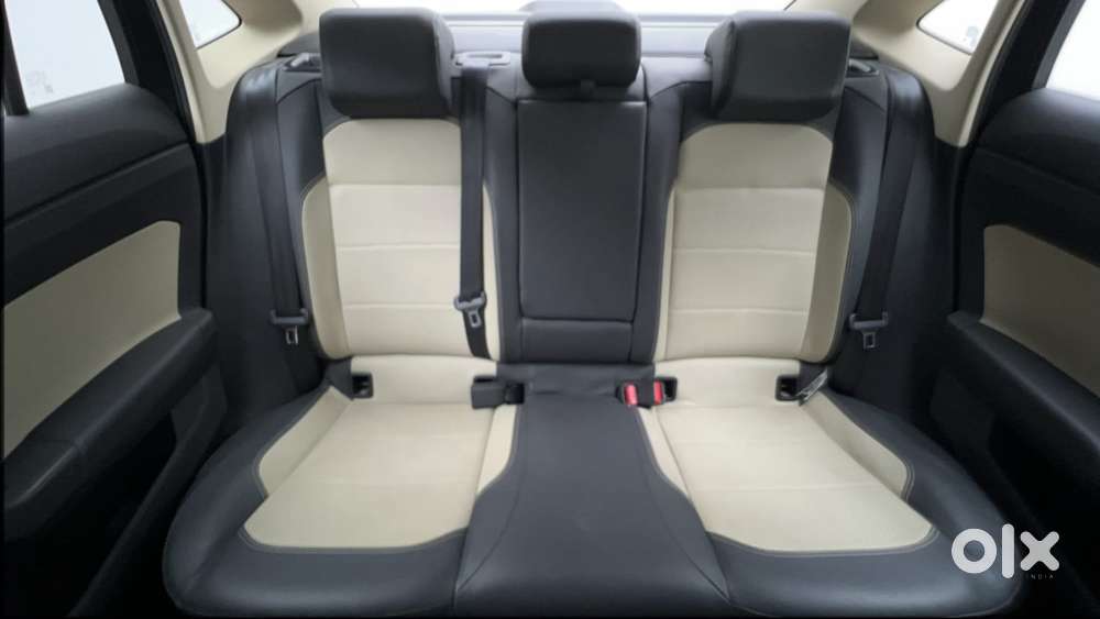 Skoda Slavia Style 1.0l Tsi At, 2023, Petrol