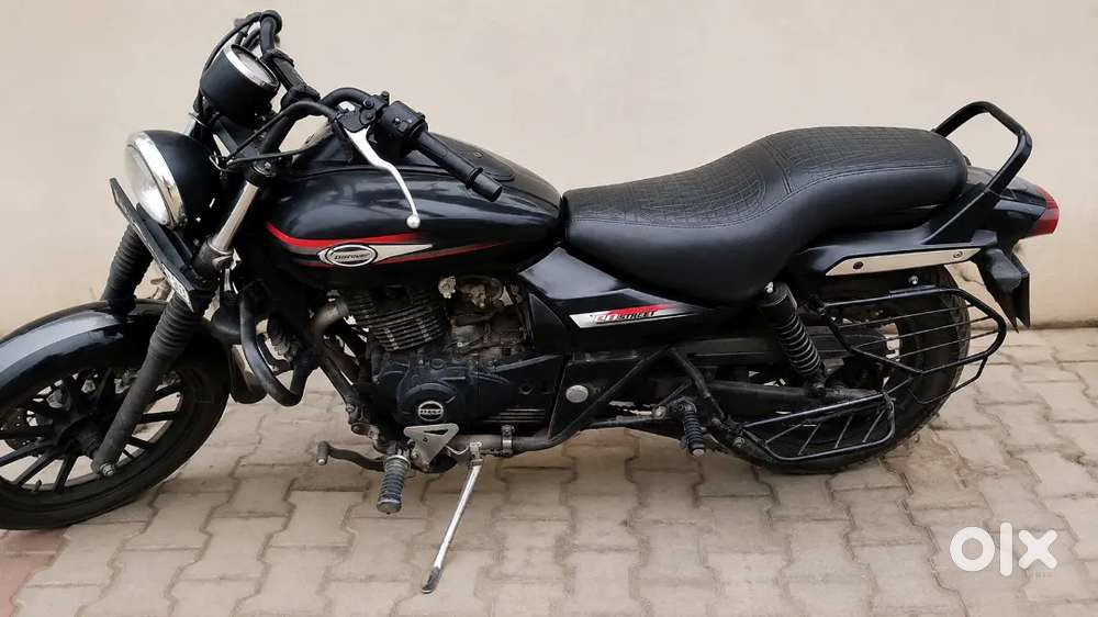 Bajaj Avenger Street 2017