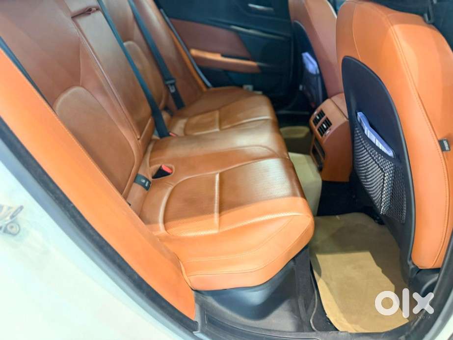 Jaguar Xe Portfolio, 2018, Diesel