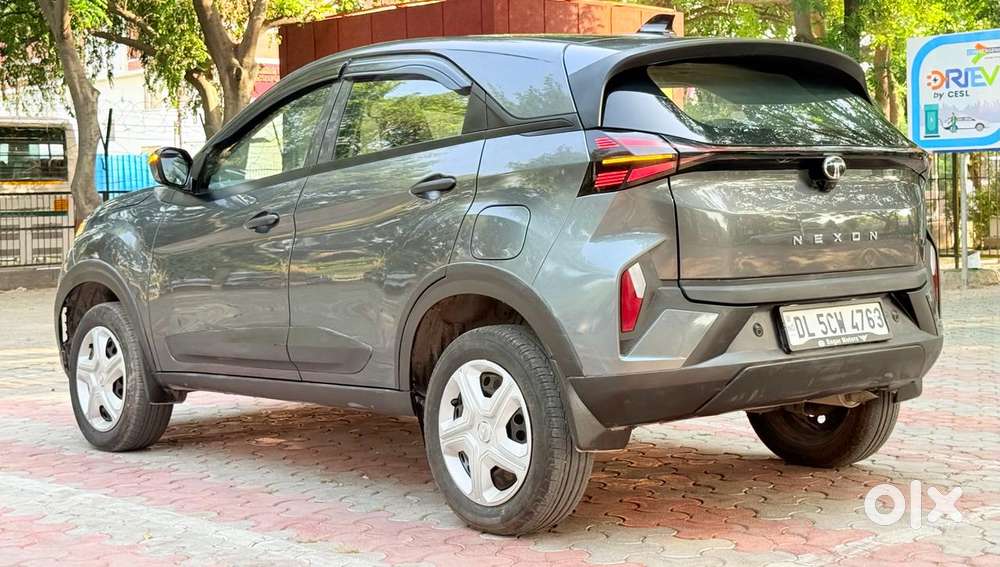 Tata Nexon Smart Plus1.2 Revotron Petrol 5 Mt, 2024, Petrol