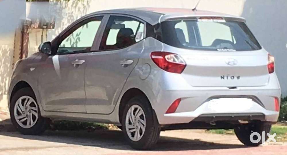 Hyundai Grand I10 Nios Silver Magna