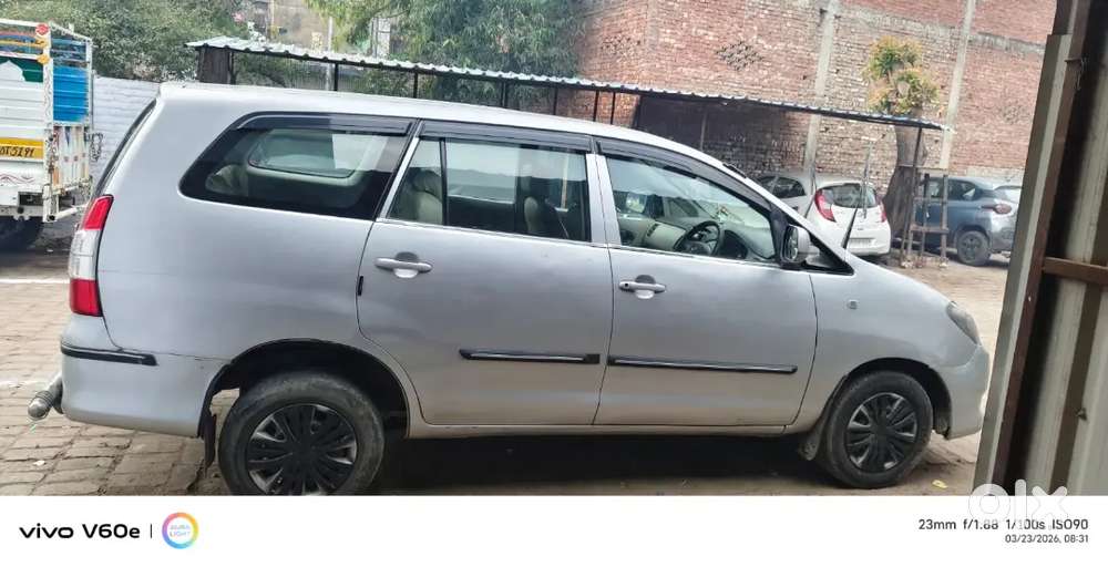 Toyota Innova 2010 Diesel Well Maintained