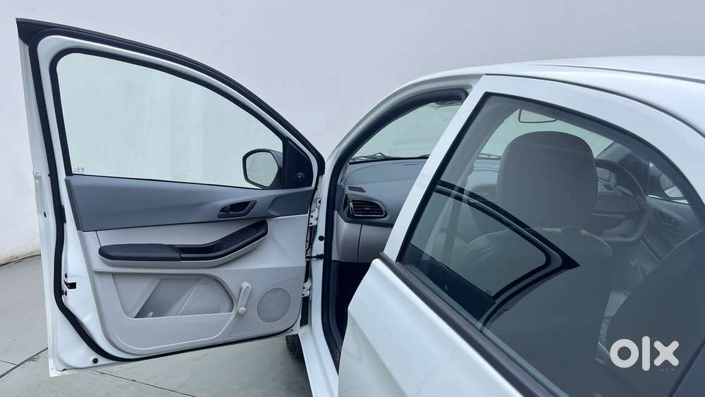 Tata Tiago Xe, 2026, Petrol