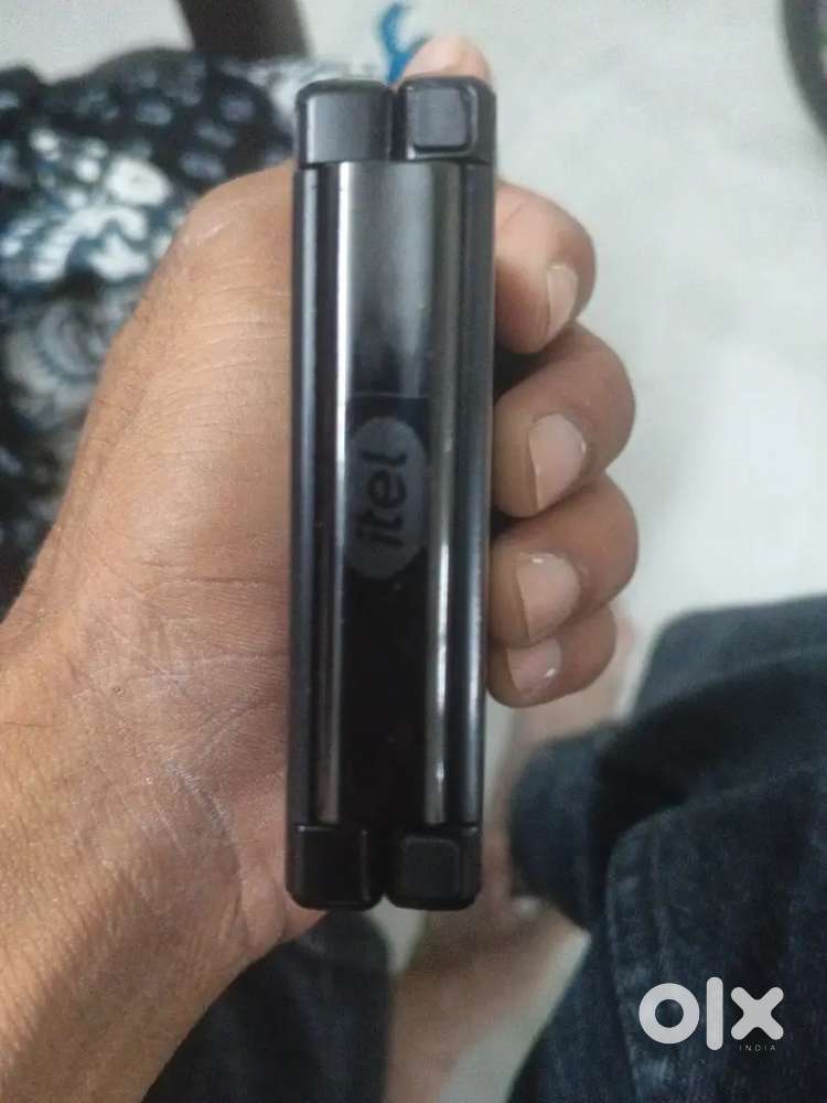 Itel folder keybord mobile hai condition perfect hai koi dhikat nahi