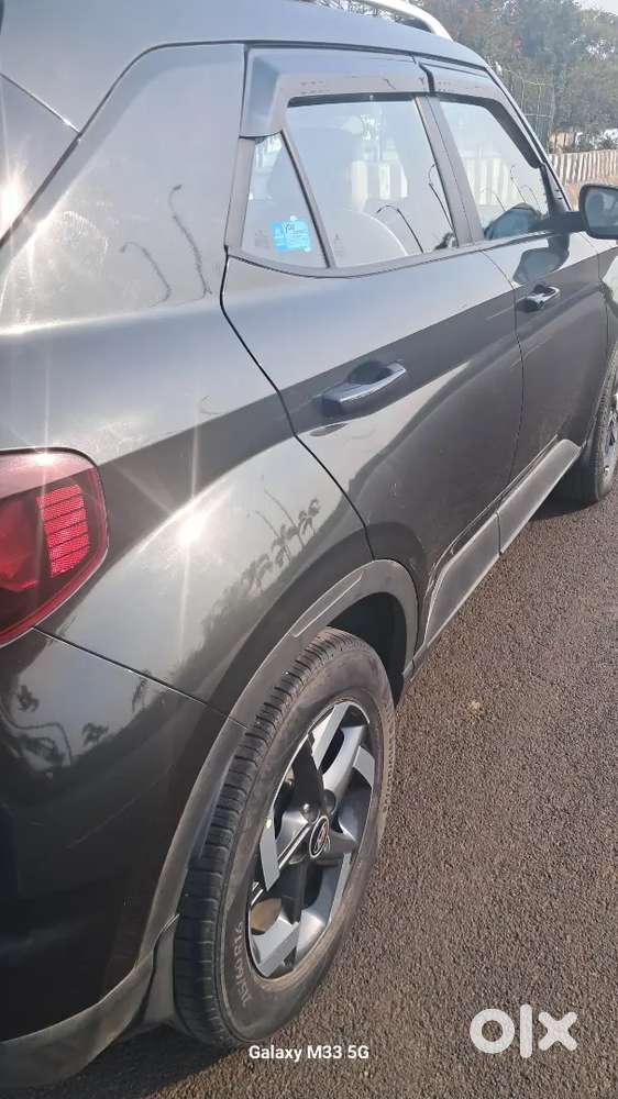 Hyundai Venue 2019 Petrol 28490 Km Driven