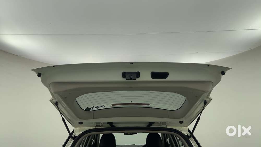 Mahindra Xuv300 W8 (o) 1.5 Diesel Amt, 2023, Diesel