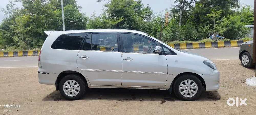 Toyota Innova 2011 Diesel 107000 Km Driven