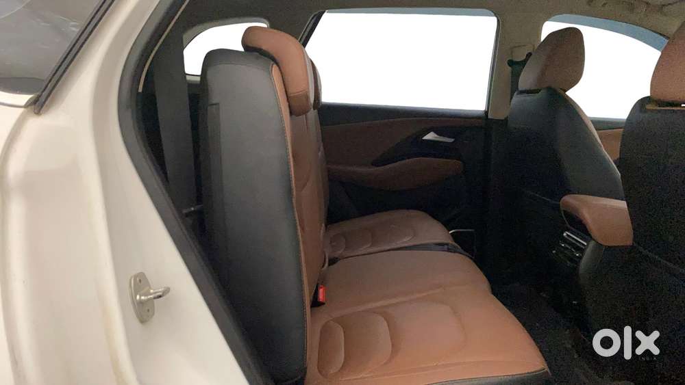 Mg Hector Plus Sharp Pro 1.5 Turbo Petrol Mt 6 Str, 2023, Petrol