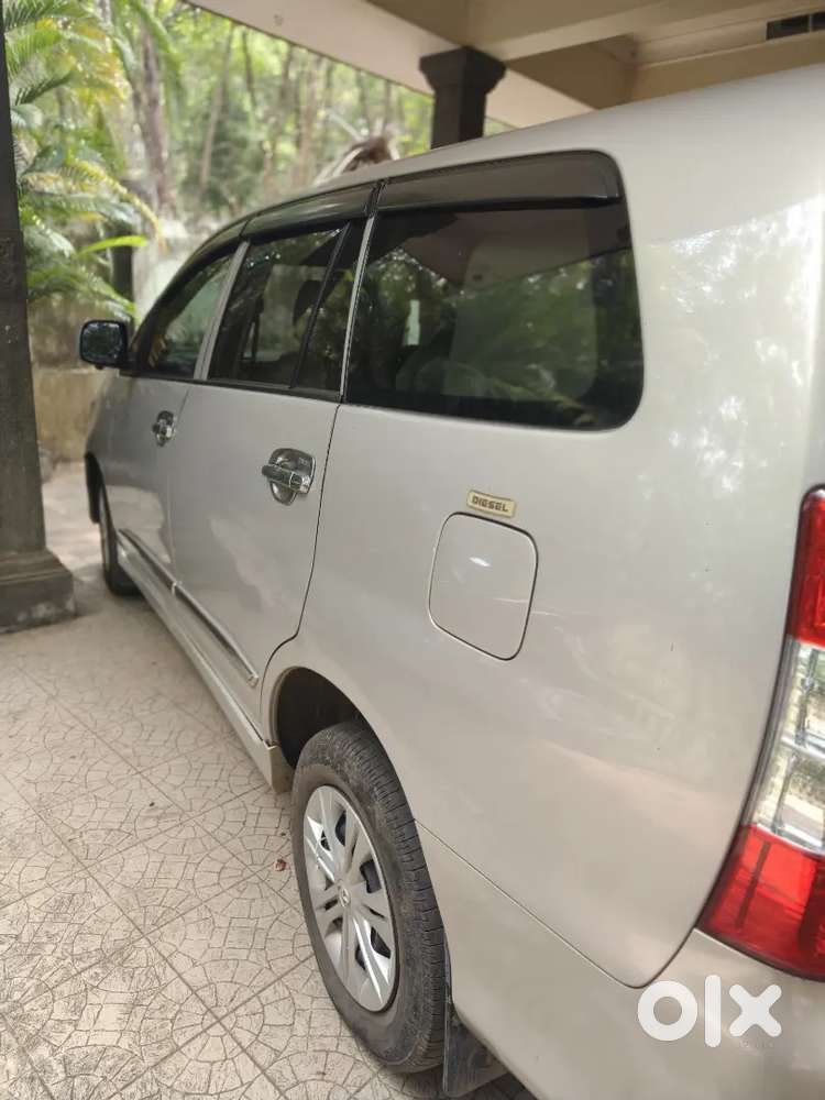 Toyota Innova 2016