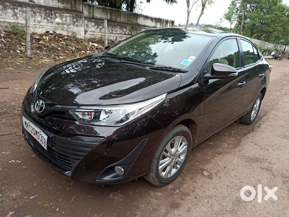 Toyota Yaris V Cvt, 2018, Petrol