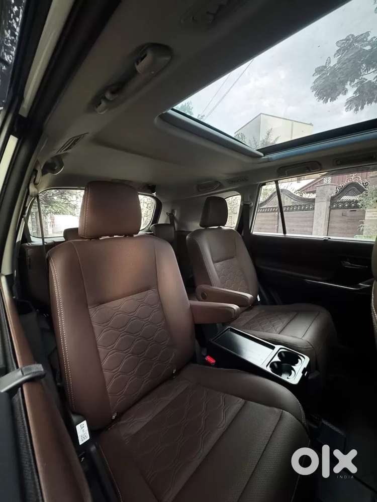 Toyota Innova Hycross 2.0 Zx (o) Hybrid 7 Str, 2024, Petrol
