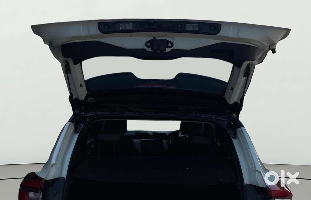 Nissan Magnite 1.0 Xv, 2021, Petrol
