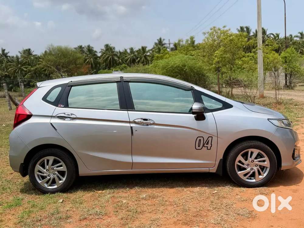 Honda Jazz 2023 Petrol 46400 Km Driven