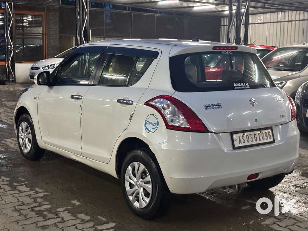 Maruti Suzuki Swift Vxi + Manual, 2015, Petrol