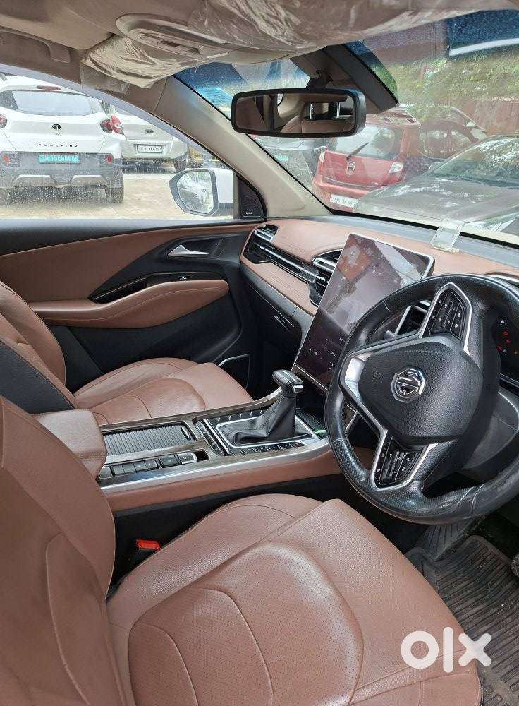 Mg Hector Plus Sharp Pro 1.5 Turbo Petrol Cvt 6 Str Dual Tone, 2023,..