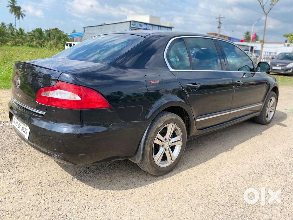 Skoda Superb, 2011, Petrol