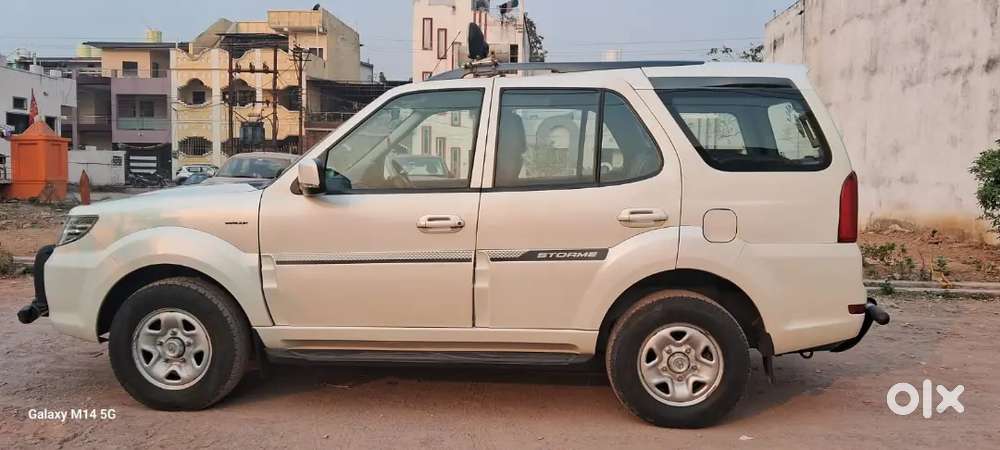 Tata Safari Storme 2016