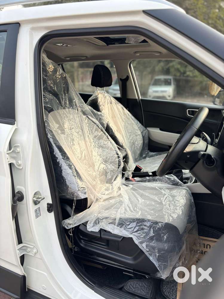 Hyundai Venue Sx Mt, 2023, Petrol