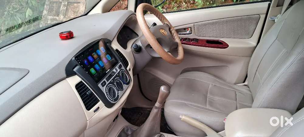 Toyota Innova Petrol 2005 Full Option
