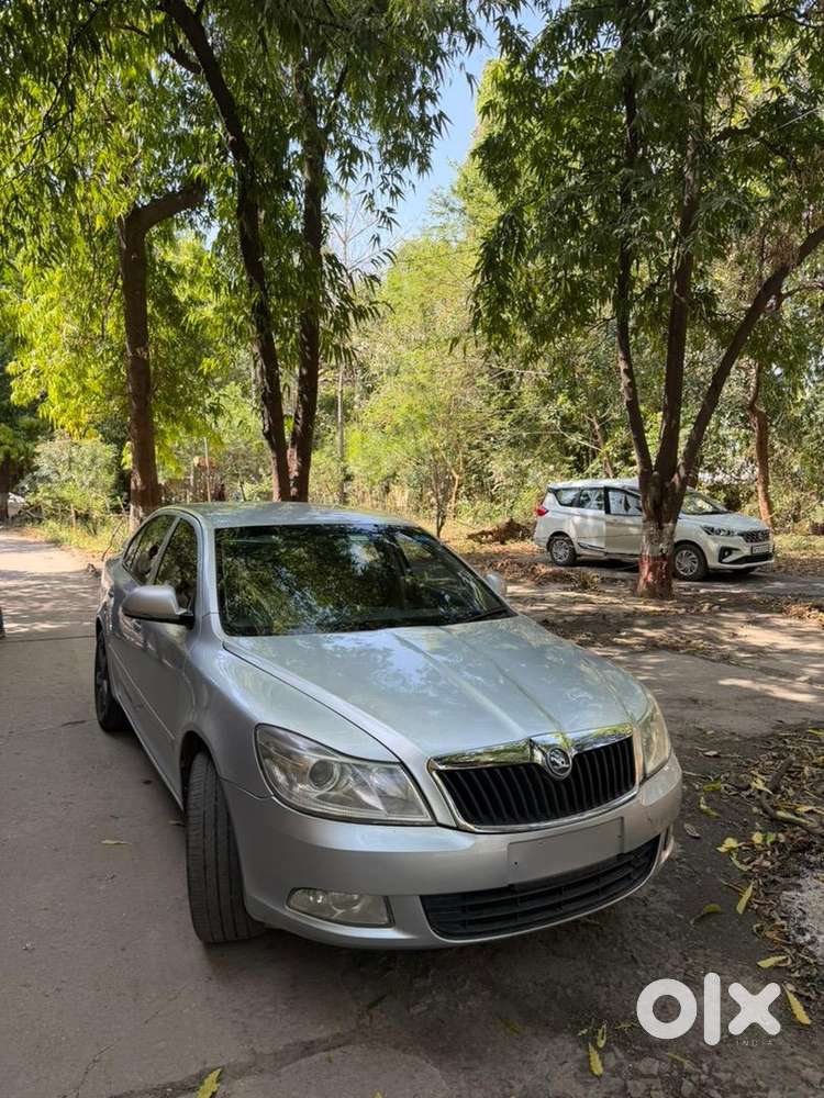 Skoda Laura 2012 Petrol Well Maintained