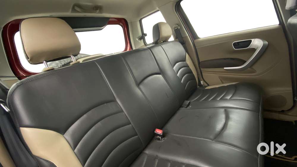 Mahindra Tuv 300 T8 Amt, 2016, Diesel